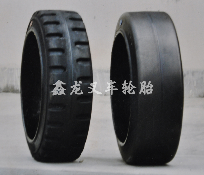 裝載機(jī)實(shí)心輪胎